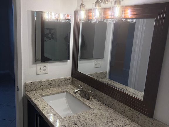 4th image of 9711 Fontainebleau Blvd