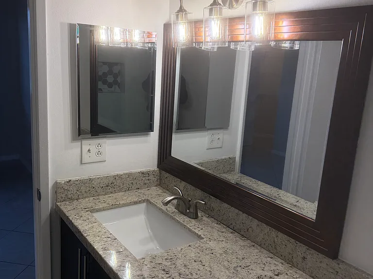 9711 Fontainebleau Blvd — Photo 4