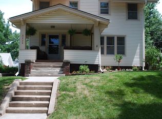 2225 Hanscom Blvd, Omaha, NE 68105