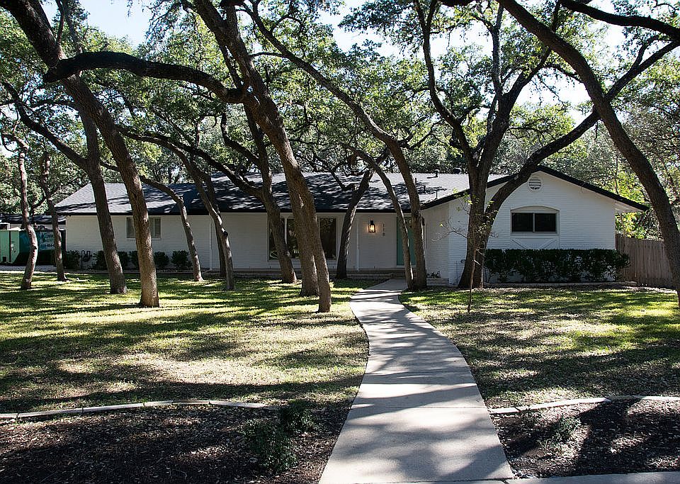 1st image of 118 Canyon Creek Dr
