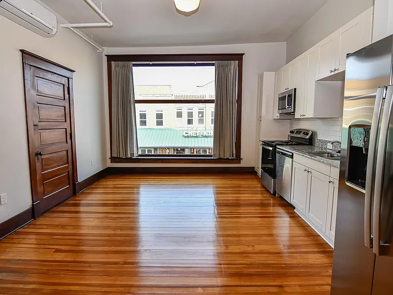 32 W Main St #201 — Photo 4