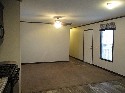 4th image of 548 Continental Cir