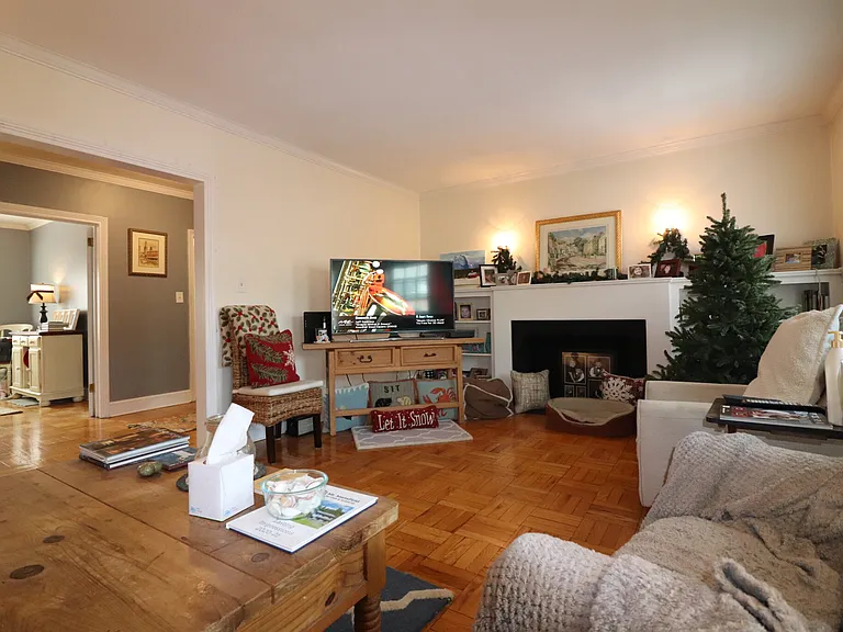 312 Washington St #3-5 — Photo 2