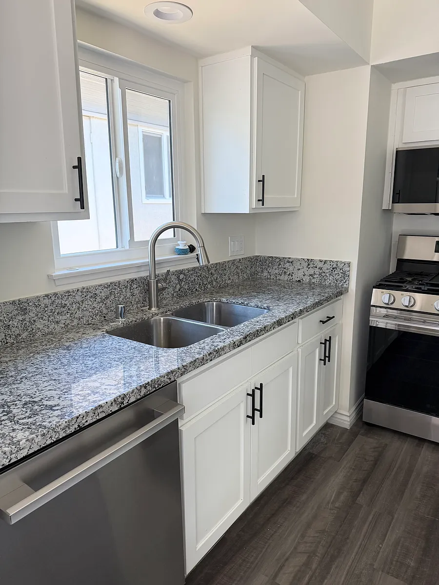 Building Photo - 3620 Country Club Dr #3620