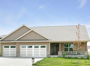 37 Mesa Ct, Iowa City, IA 52246