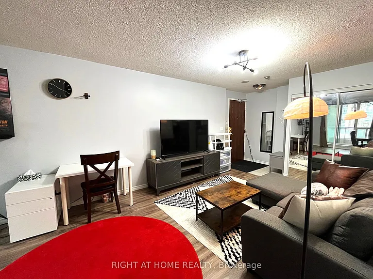 3 Pemberton Ave #401 — Photo 4