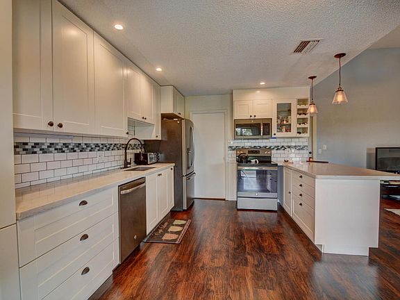 5th image of 4033 NW 73rd Ave