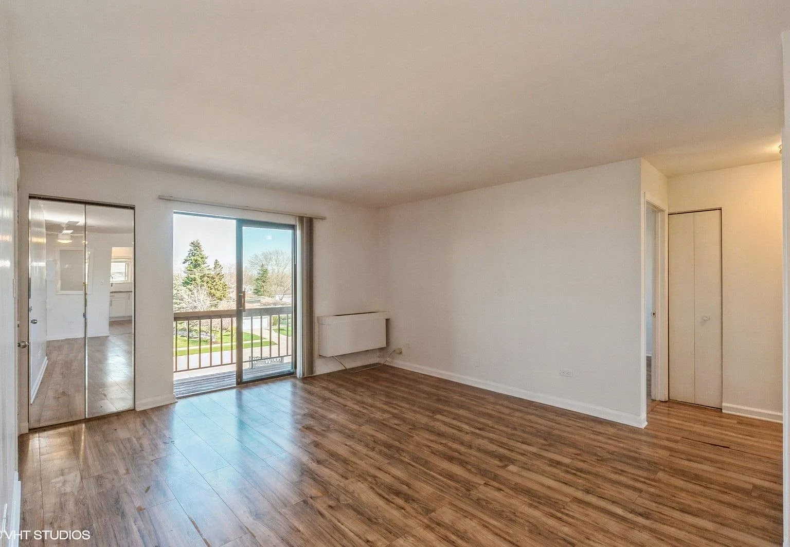 2 bed, 1.5 bath, 1000 sqft, $1,850 — Photo 3