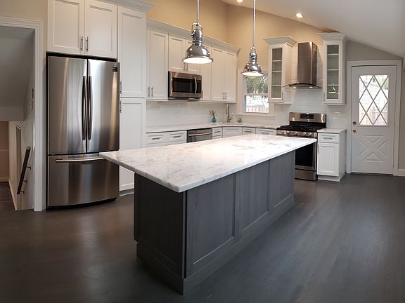 BRAND NEW KITCHEN NEVER USED