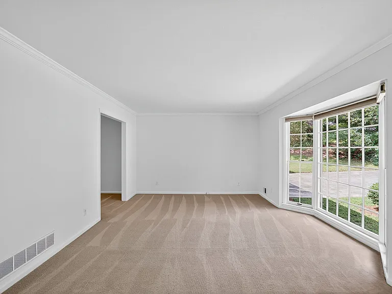 447 Cove Dr NE — Photo 6