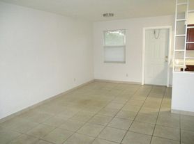 2640 Pierce St, Hollywood, FL