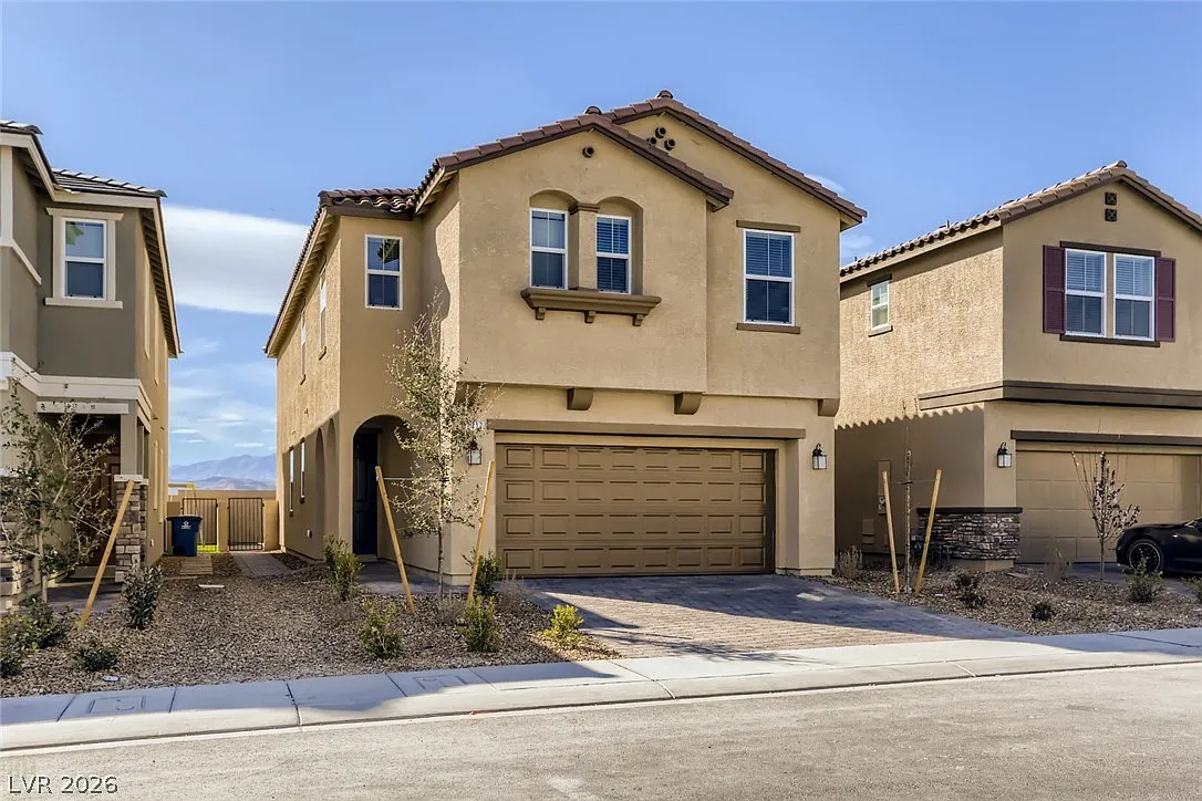 5 bed, 3.0 bath, 2467 sqft, $3,800 — Photo 1