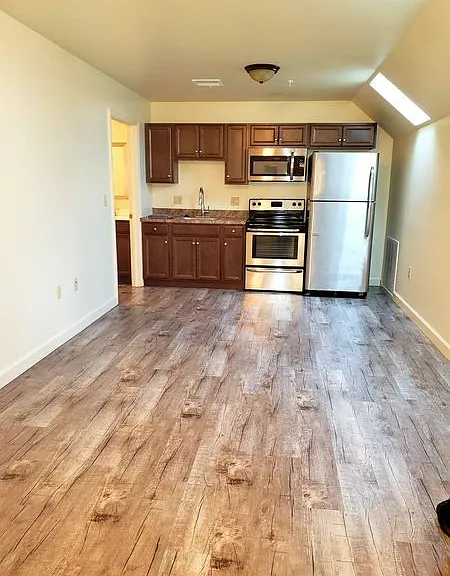 1740 Chestnut St — Photo 25