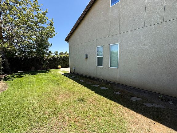 5th image of 3310 N Tilden Ct