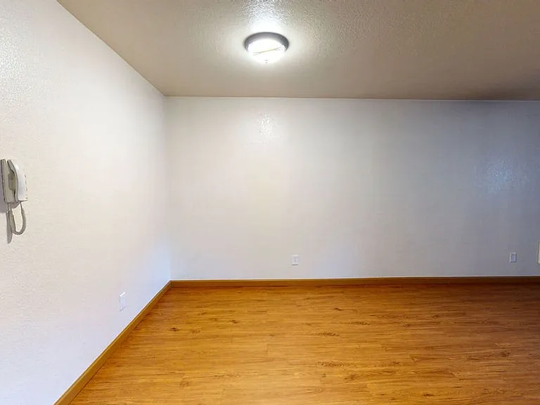 Seattle North Apartments — Photo 32