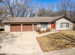 801 Mary Ave, Reedsburg, WI 53959