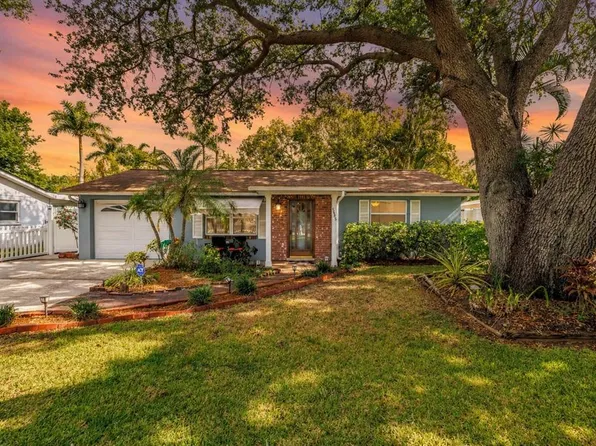 5865 63rd Ave N, Pinellas Park, FL 33781