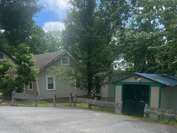 4th image of 37 Roosevelt St