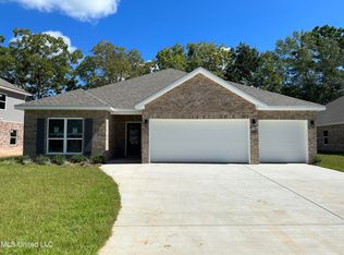 15716 Poydras Cir, Biloxi, MS 39532