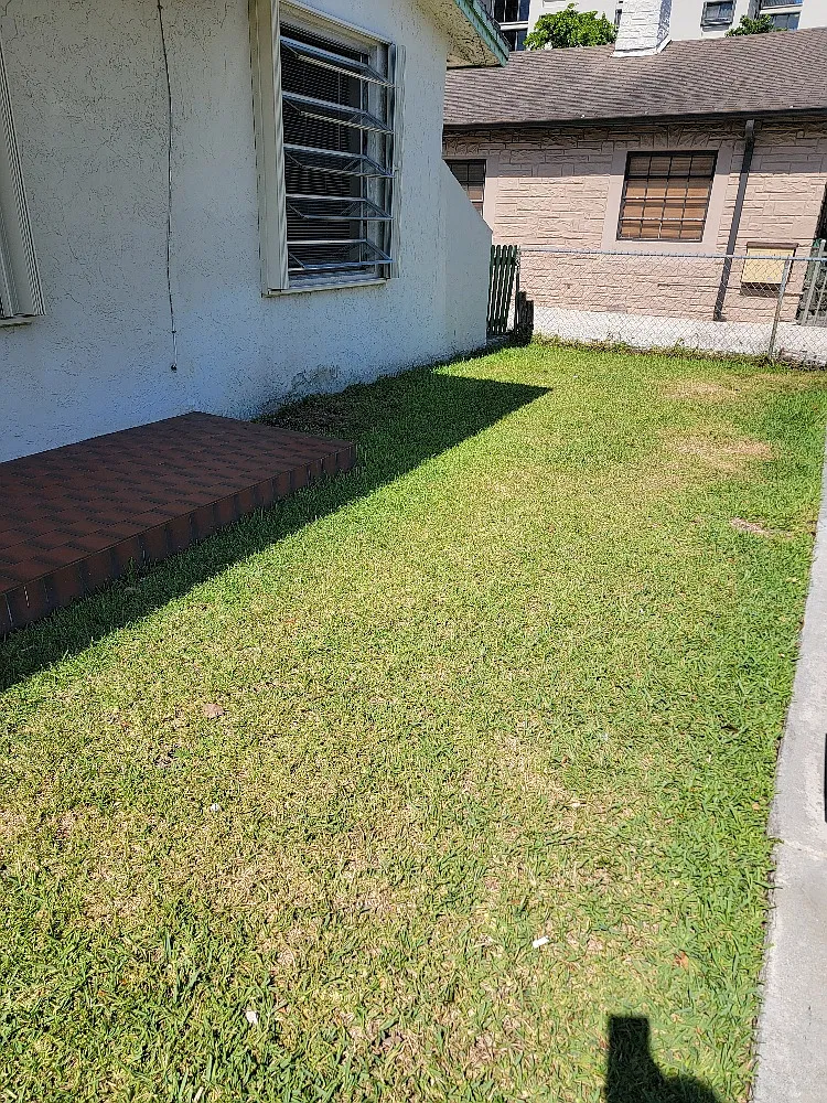 150 E 6th St — Photo 3