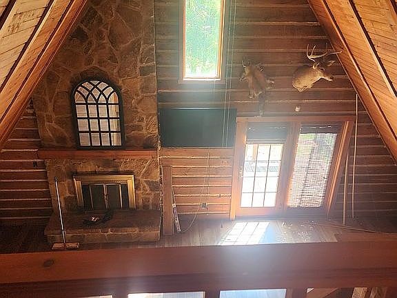 3rd image of 263 Buckhorn Ln