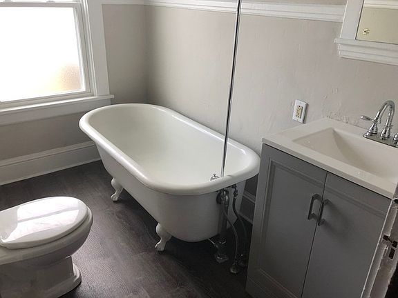 4th image of 3824 Spokane Ave