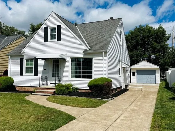 13601 Eastwood Blvd, Garfield Heights, OH 44125
