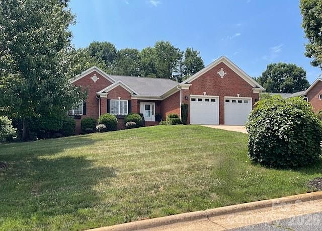 1st image of 4945 Brookridge Dr NE