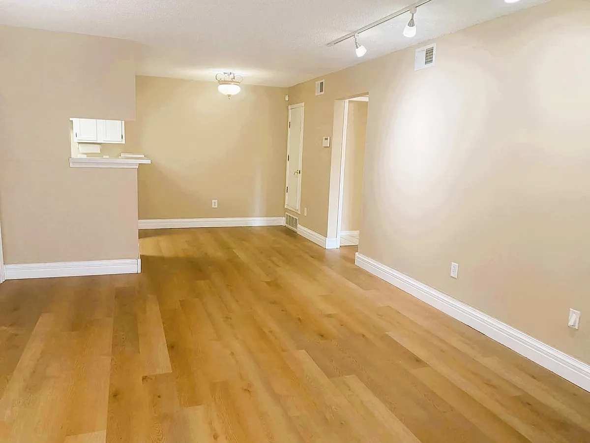 Building Photo - 4400 S Quebec St #R201