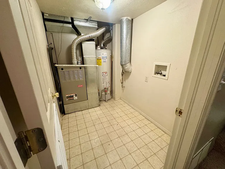 1265 N Santa Clara Pkwy — Photo 12