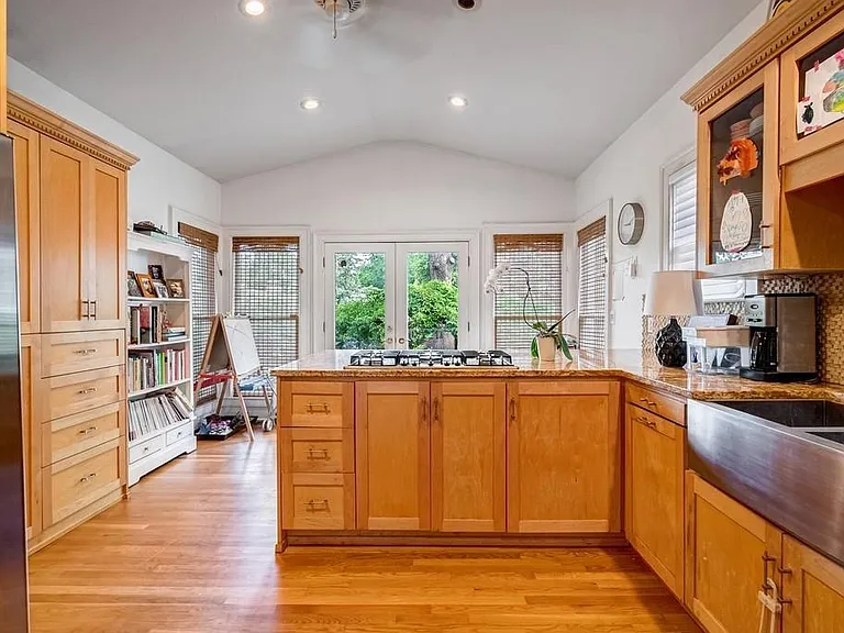 2724 Atwood Rd NE — Photo 10