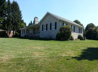 4601 Lynncrest Dr, Hampstead, MD 21074