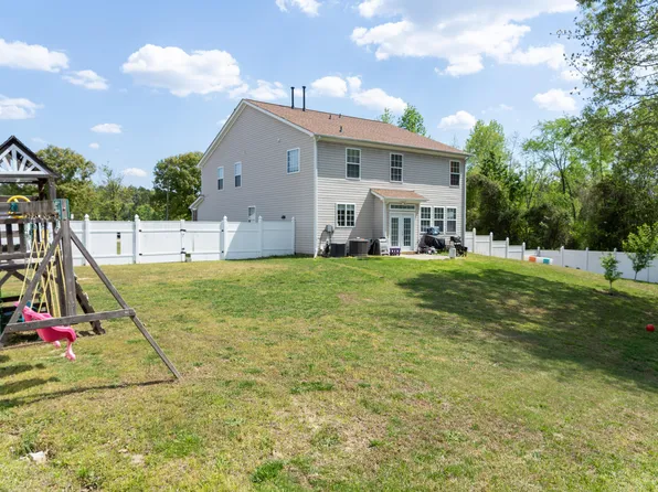 3304 Mackinac Island Ln, Raleigh, NC 27610