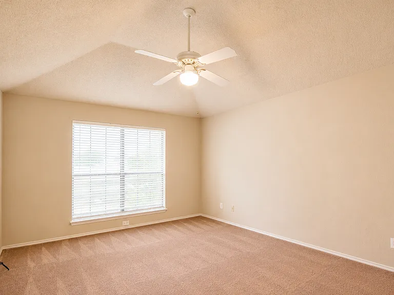 1410 Flameleaf Dr — Photo 24