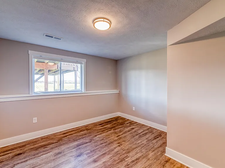 6918 Peninsula Dr NE — Photo 27