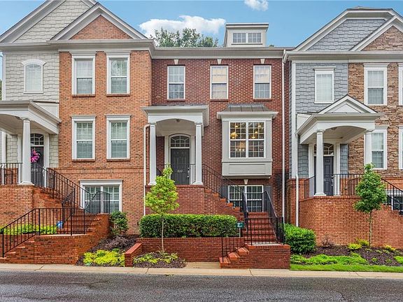 2nd image of 2263 Limehurst Dr NE