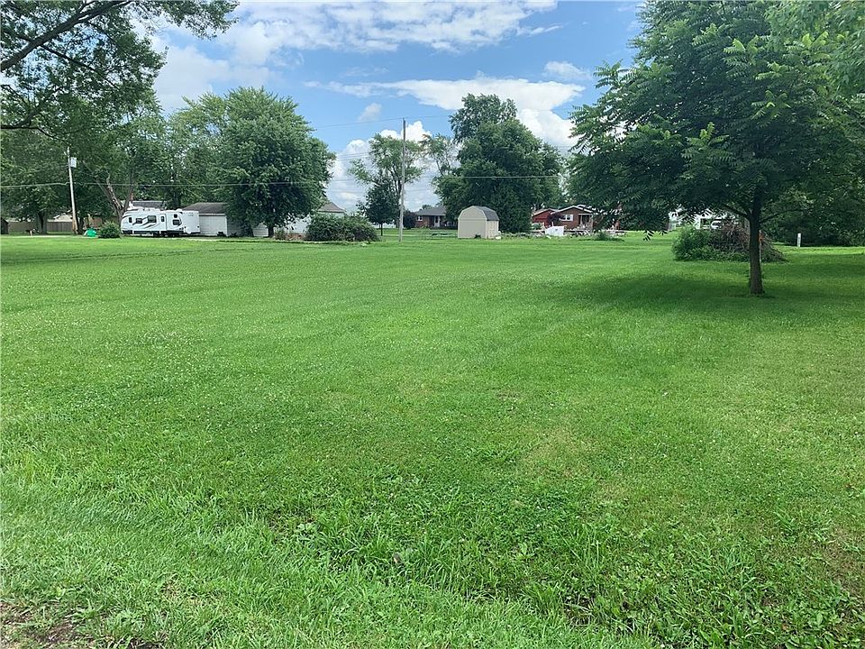 1st image of E 1st St