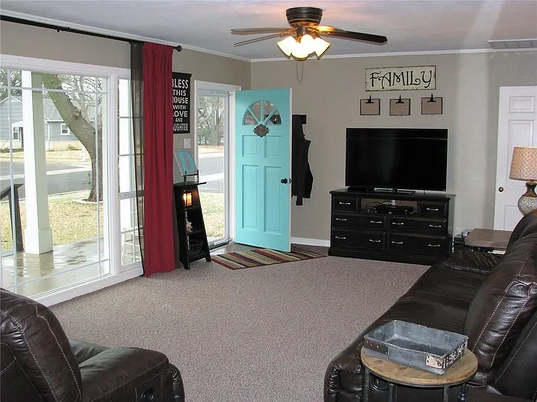 1210 N Neblett St — Photo 4