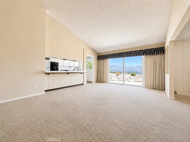 23707 Sandalwood St — Photo 6