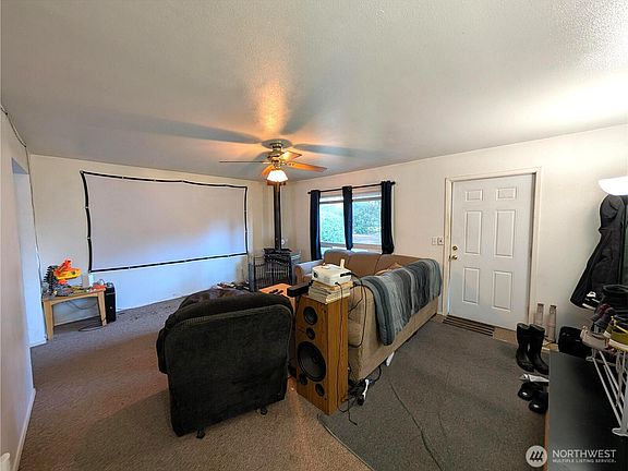 4th image of 3420 26th Avenue NE