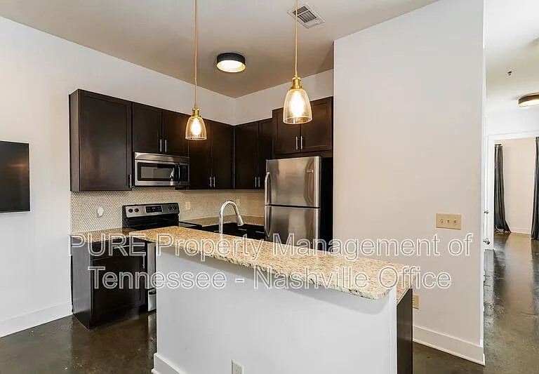 210 30th Ave N #201 — Photo 6
