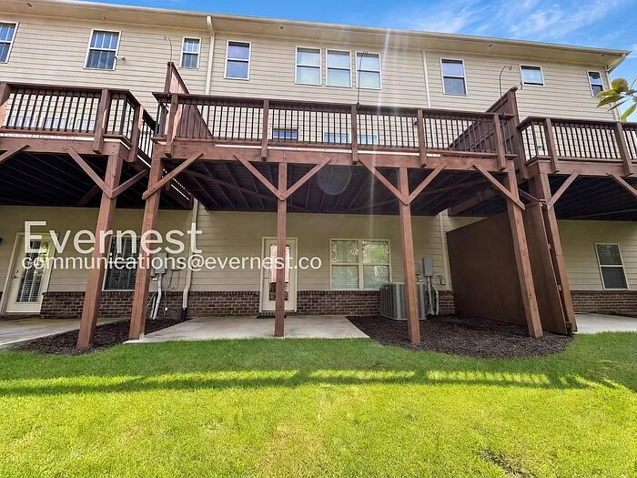 2140 Coventry Dr — Photo 29