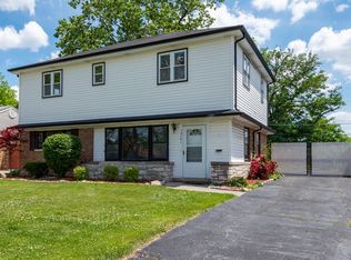 10741 S Komensky Ave, Oak Lawn, IL 60453