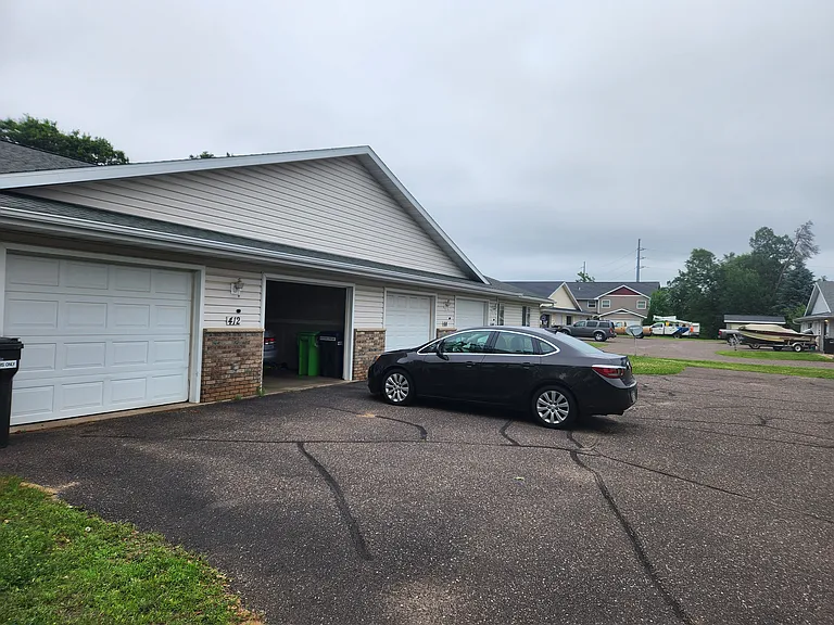 410-12 Twin Oak Dr #14 — Photo 19