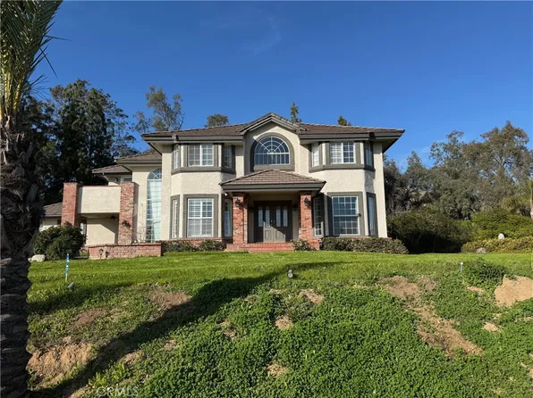 28726 Oak Ridge Rd, Highland, CA 92346