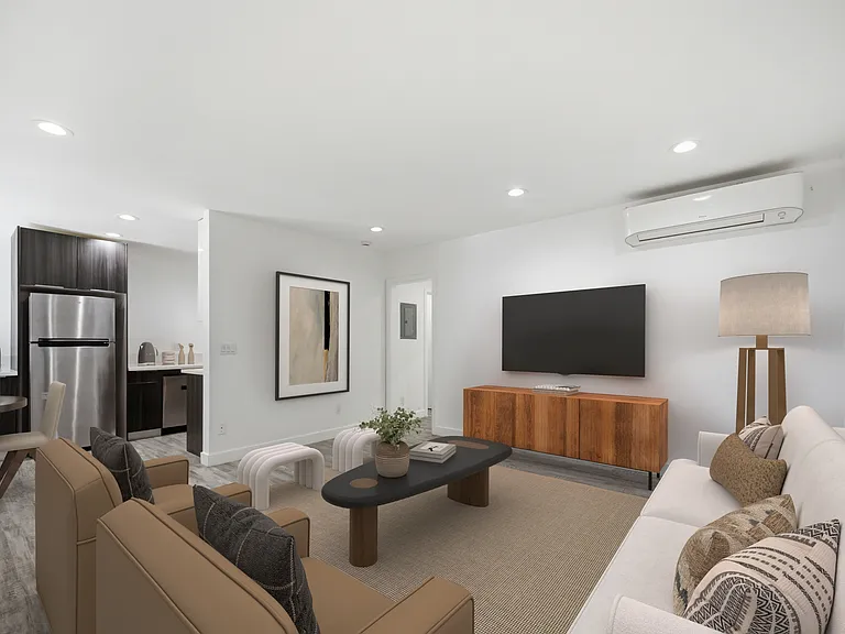 2561 W Avenue 30 #5 — Photo 7