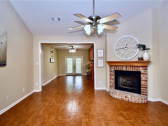 3rd image of 3919 Lafayette Dr