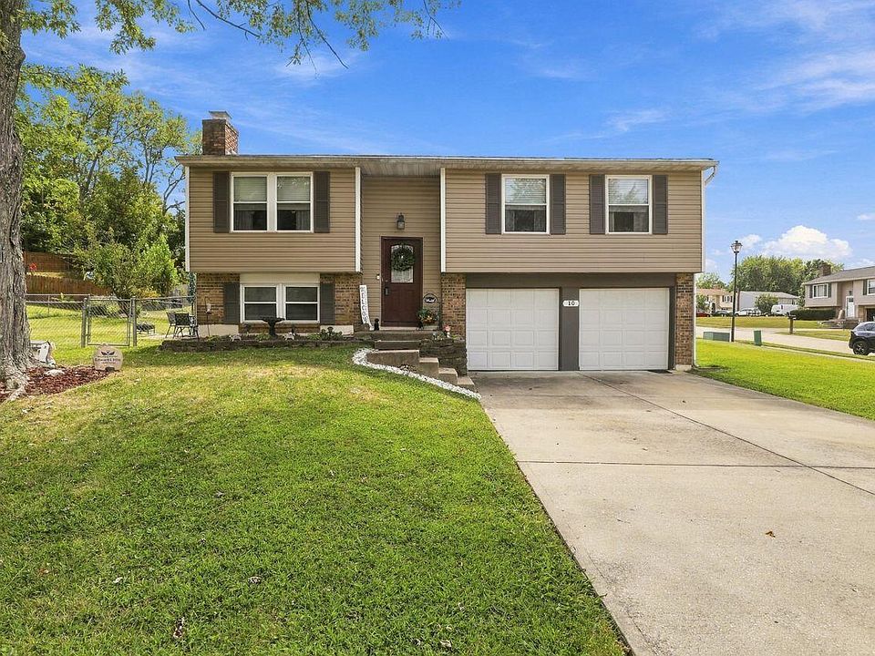 1st image of 10 Fairlawn Cir
