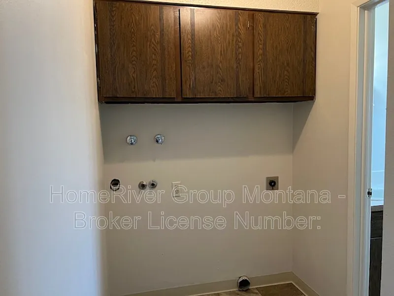 2 bed, 1.0 bath, 800 sqft, $1,100 — Photo 2