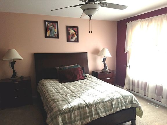 5th image of 1572 Knoll Crest Dr